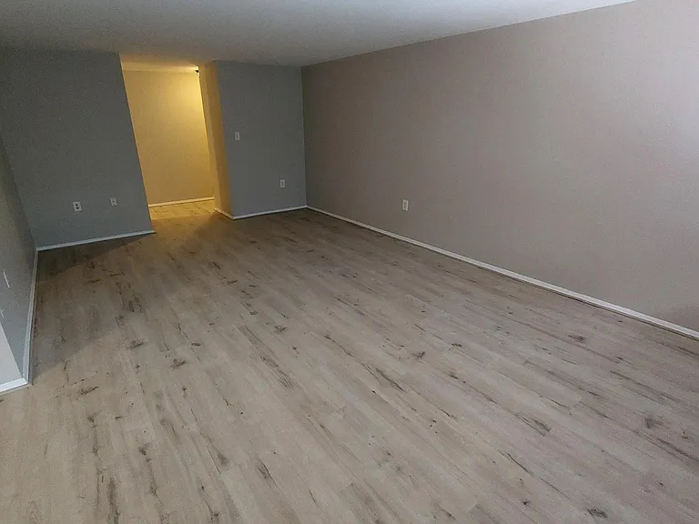 18622 Walkers Choice Rd #6 — Photo 10