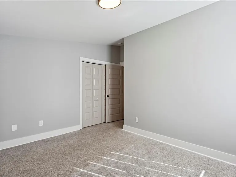 3258 Highland Dr SE — Photo 33