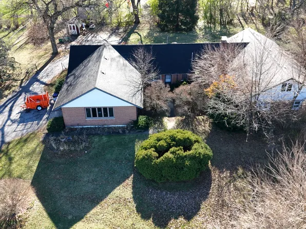 8035 Pluskota Dr, Orland Park, IL 60462