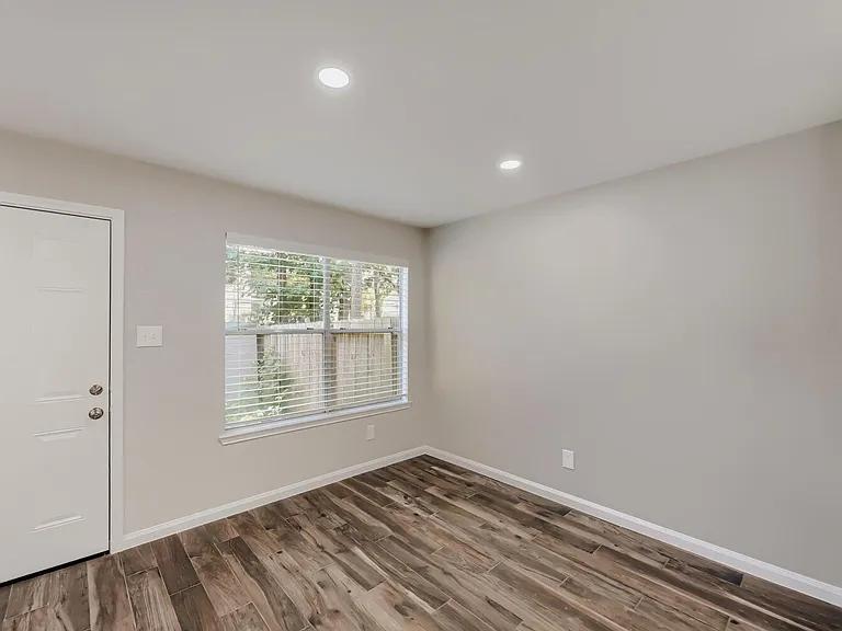 11 Wineberry Pl — Photo 6