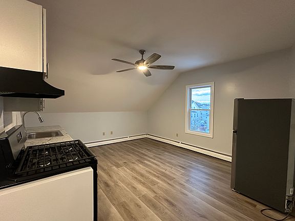 2nd image of 60 Richmond St APT 3