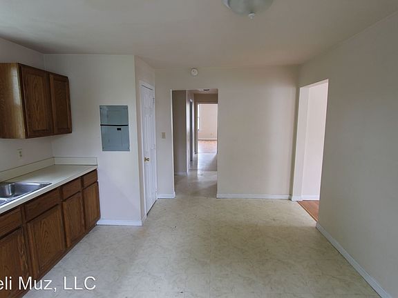 3rd image of 415 S Kentucky Ave #B