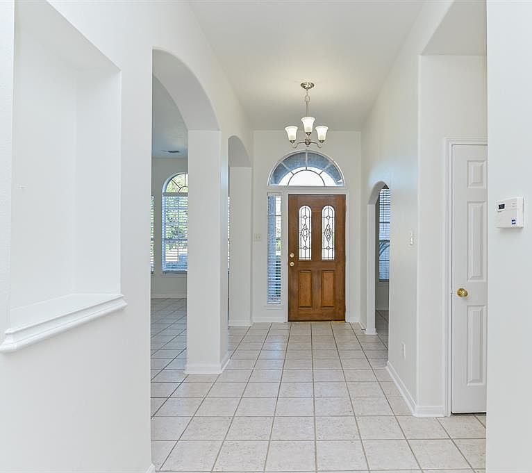 1st image of 8715 Pleasantbrook Dr