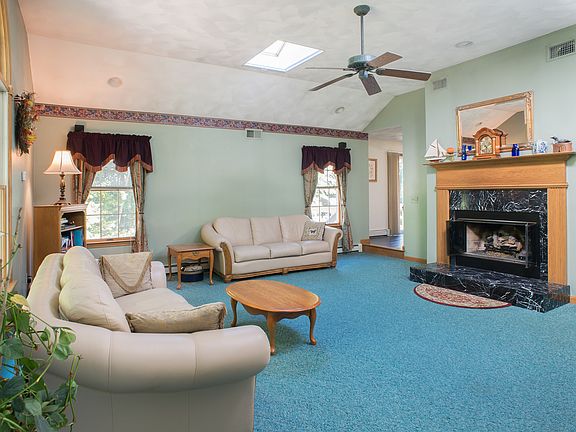 20 X 22 Living Room
