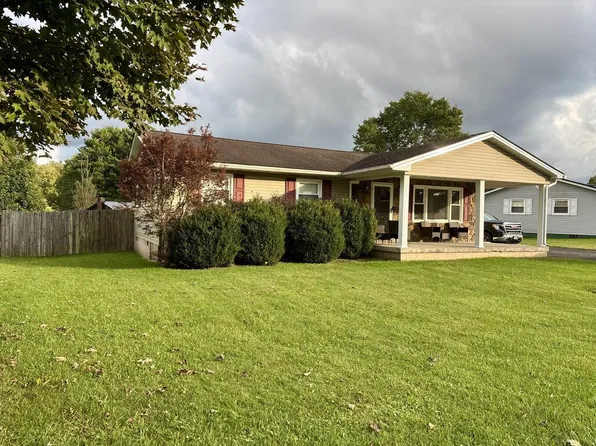 111 Meadow Pl, Lester, WV 25865