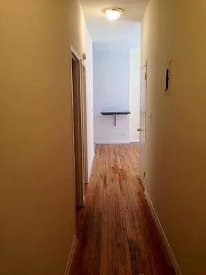 Rented by Siderow Residential Group | media 17