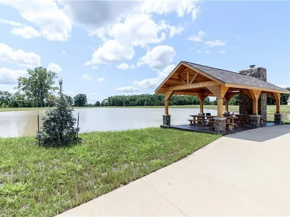 8 SW 160th Rd, Warrensburg, MO 64093