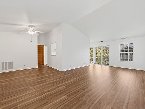 3rd image of 742 W Streamwood Blvd #B
