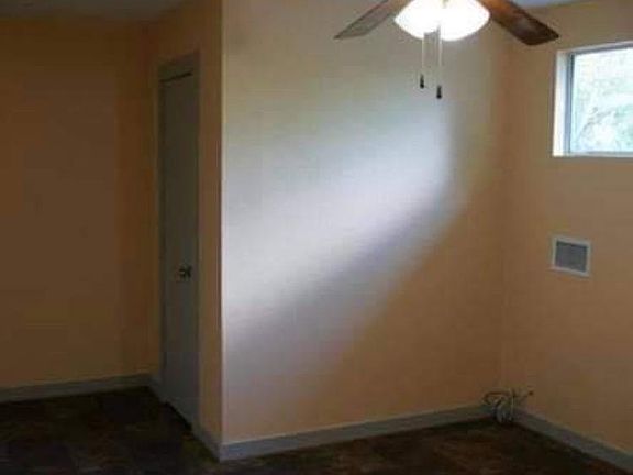 2nd image of 406 Gibson St
