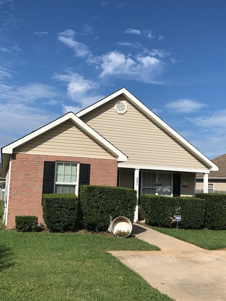 301 Strawbridge Ln photo 1