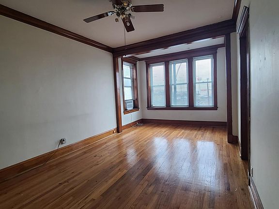 2nd image of 2229 W Fullerton Ave #3