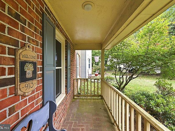 5th image of 913 Orchard Hill Dr