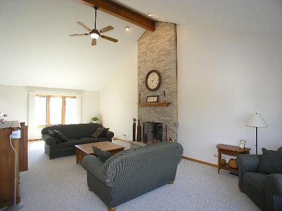 2nd image of 850 Churchill Dr