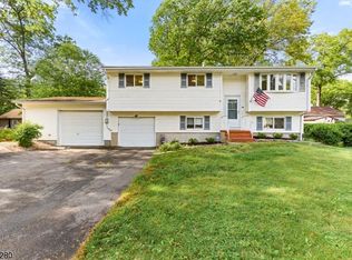 235 9th St, Piscataway, NJ 08854