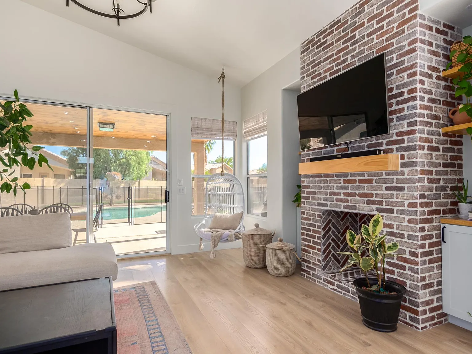 4 bed, 1700 sqft, $3,650 — Photo 1