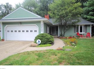 30600 Manhasset Dr, Bay Village, OH