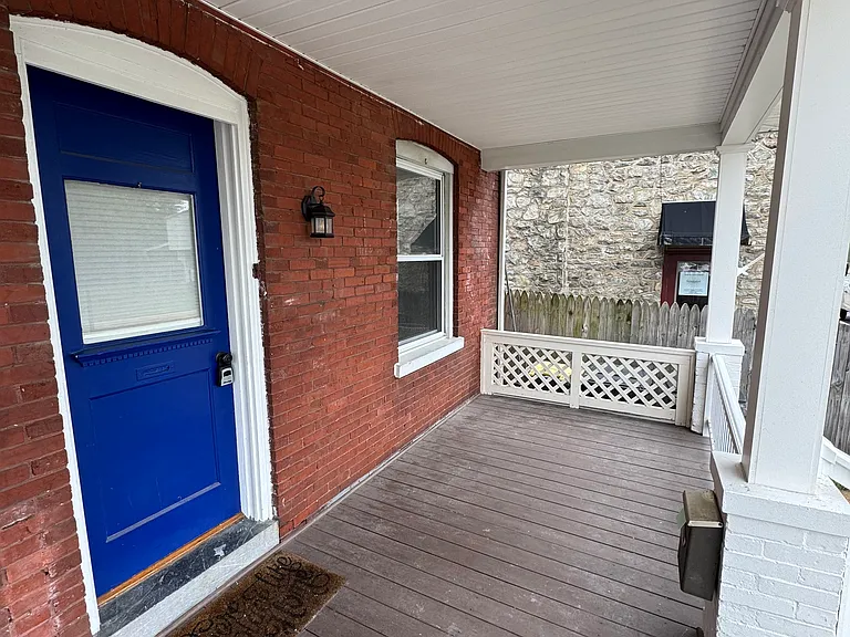 122 Brandywine Ave — Photo 2