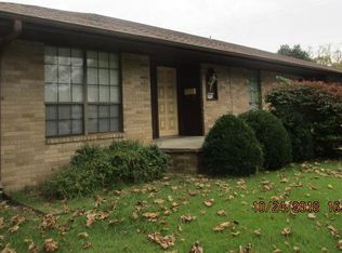 605 N C St, Rogers, AR 72756