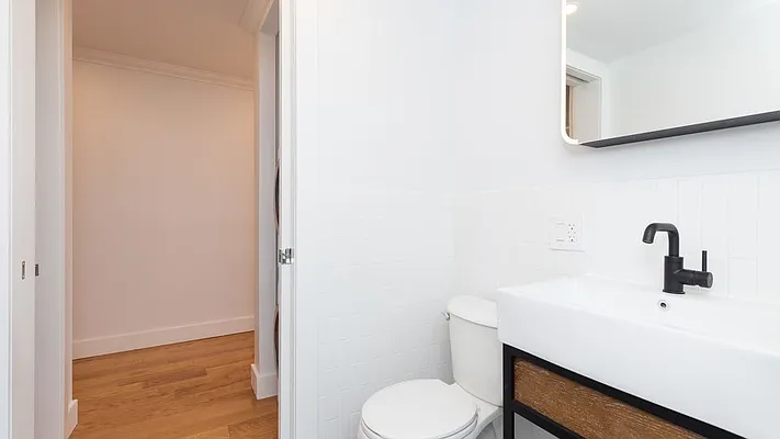 Rented by Nooklyn NYC LLC | media 43