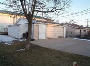 3241 Hopkins St, Steger, IL 60475