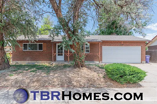 14435 Olmsted Dr Photo 1