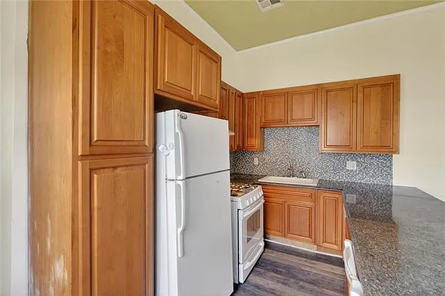 1730 Joliet St — Photo 3
