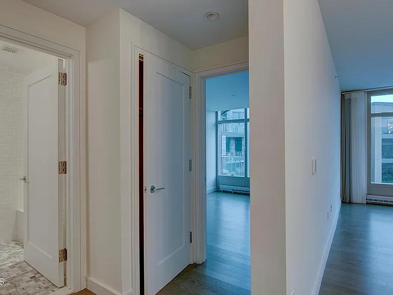 15 Morris Ave #507 — Photo 10