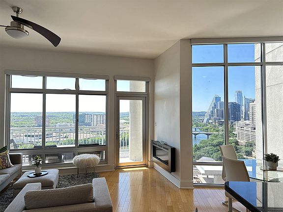 5th image of 603 Davis St APT 2011