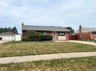 8739 Royce Dr, Sterling Heights, MI