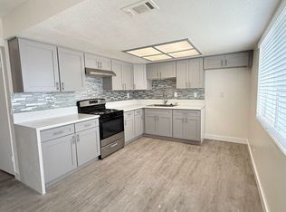 21357 Nisqually Rd APT C, Apple Valley, CA 92308