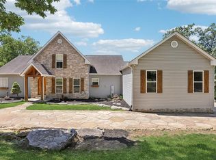1755 Timber Bluff Trl, Pacific, MO 63069