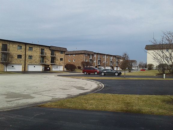 4th image of 15723 Brassie Ct APT 1S