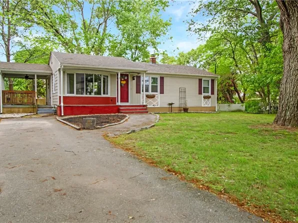 56 Glen Dr, Warwick, RI 02889