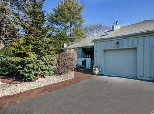 54 Rockledge Path, Port Jefferson, NY 11777