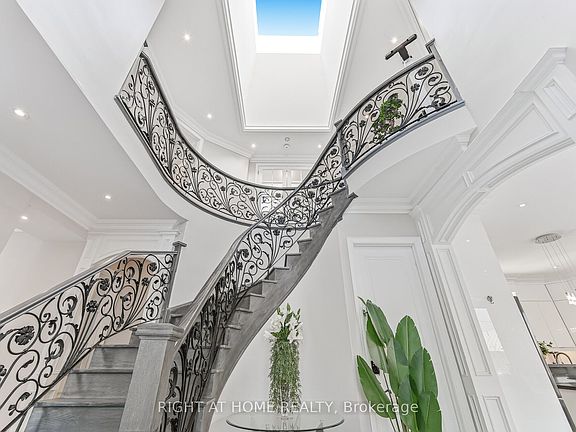 5th image of 386 Kennedy Rd