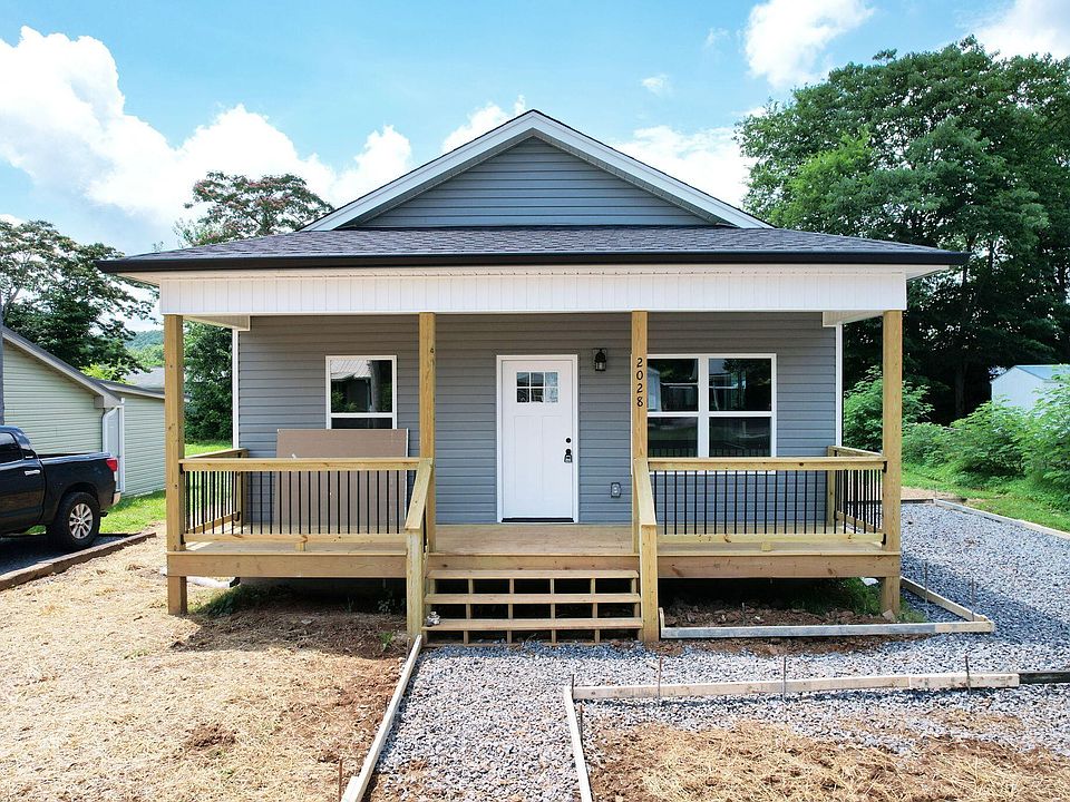 1st image of 2028 Blythe Ave SE