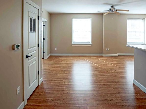 106 E 3rd St #2B-1BA-875SQFT
