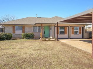 911 N Norman Ave, Moore, OK 73160