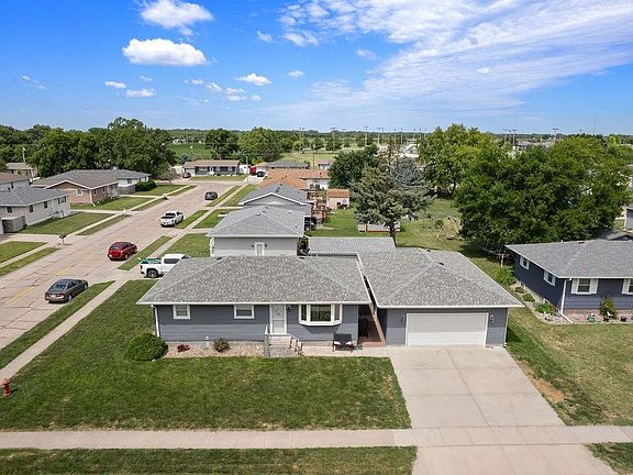2nd image of 1558 44th Ave
