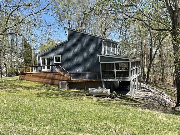 3rd image of 40 Ash Camp Dr
