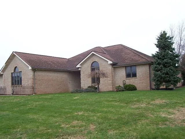 717 Lakeside Dr photo 1