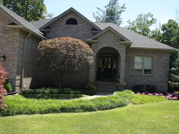2605 Clearstream Ct, New Albany, IN 47150