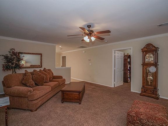 4th image of 1819 Flagstone Dr