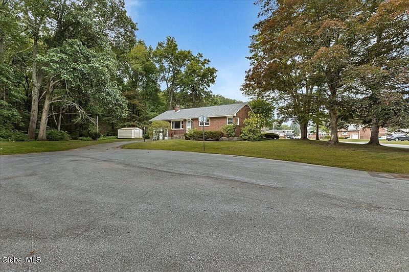 4th image of 1045 O'Brien Avenue
