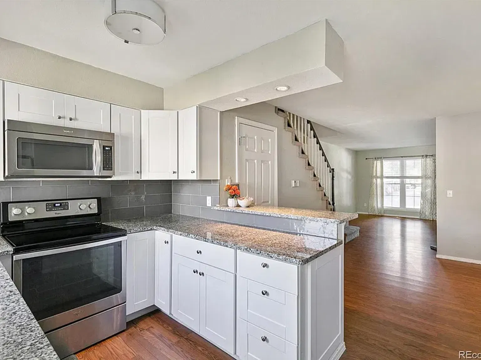 2 bed, 1036 sqft, $2,850 — Photo 3