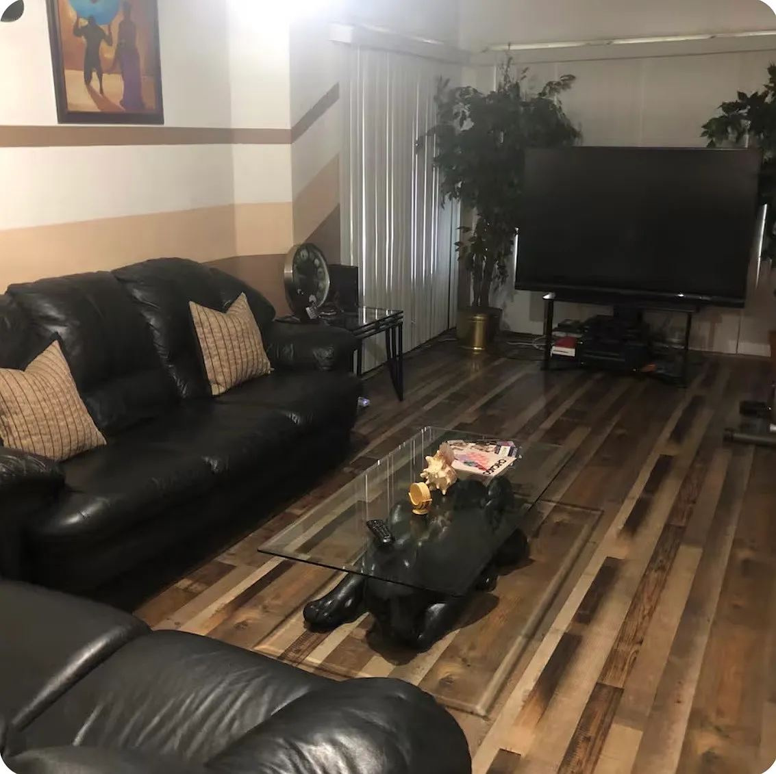 4 bed, 1125 sqft, $2,300 — Photo 2