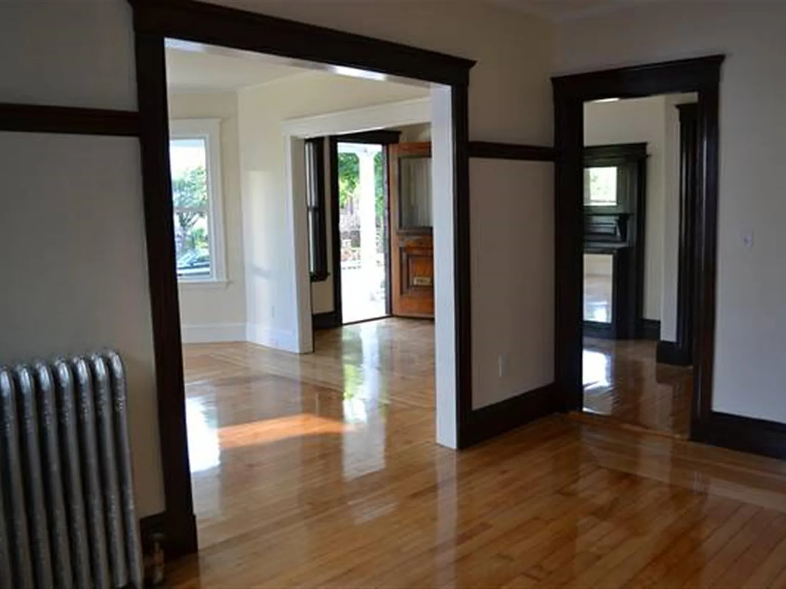 3 bed, 1300 sqft, $3,900 — Photo 3