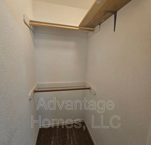 801 Johnson Cir #B — Photo 8