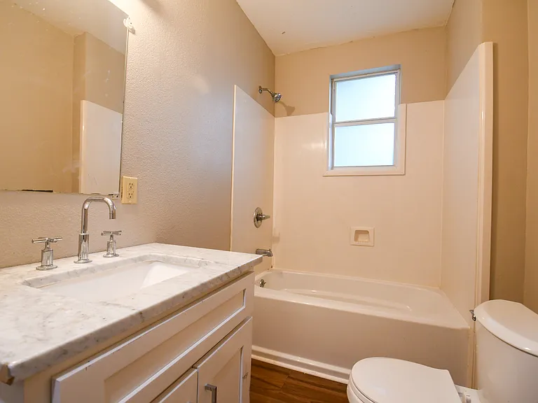 1021 Egania St #A — Photo 7