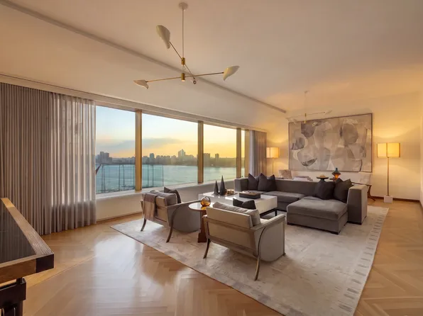 551 West 21st Street image 1 of 29